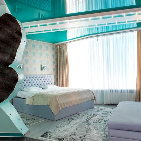 Seven Eleven Apartment Hotel In Most City Дніпро Екстер'єр фото